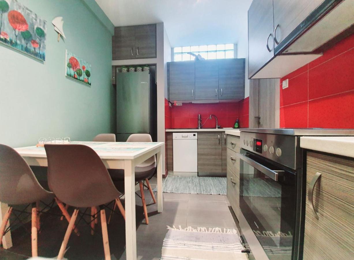 Ilias' Cosy And Relaxing Apartment Atena Exterior foto