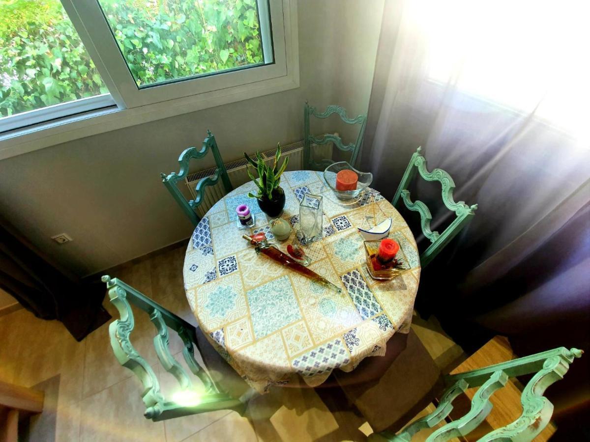 Ilias' Cosy And Relaxing Apartment Atena Exterior foto