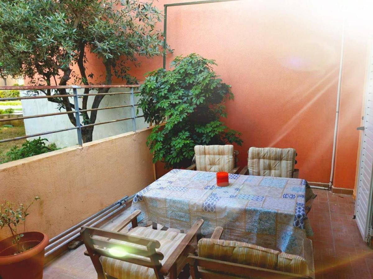 Ilias' Cosy And Relaxing Apartment Atena Exterior foto