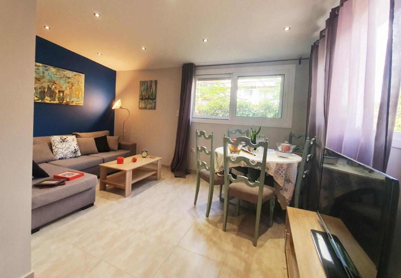 Ilias' Cosy And Relaxing Apartment Atena Exterior foto