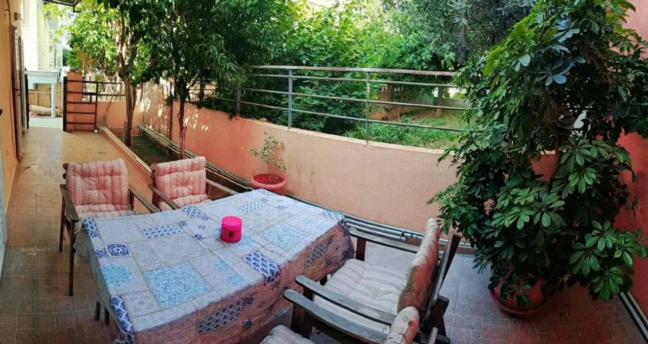Ilias' Cosy And Relaxing Apartment Atena Exterior foto