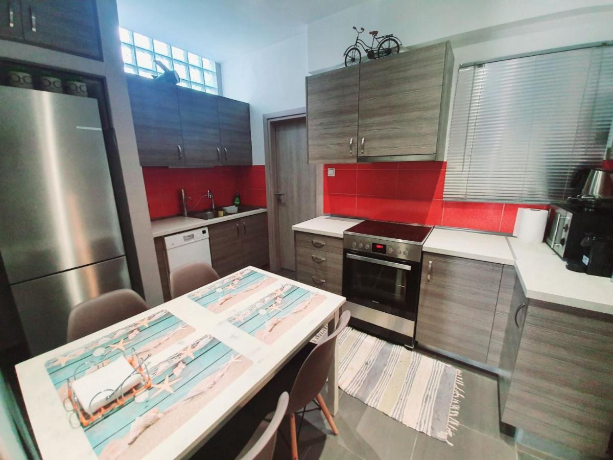 Ilias' Cosy And Relaxing Apartment Atena Exterior foto
