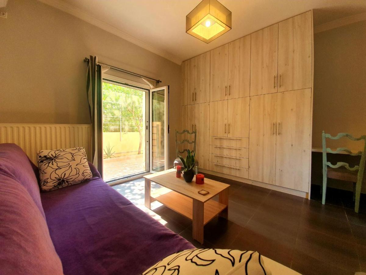 Ilias' Cosy And Relaxing Apartment Atena Exterior foto